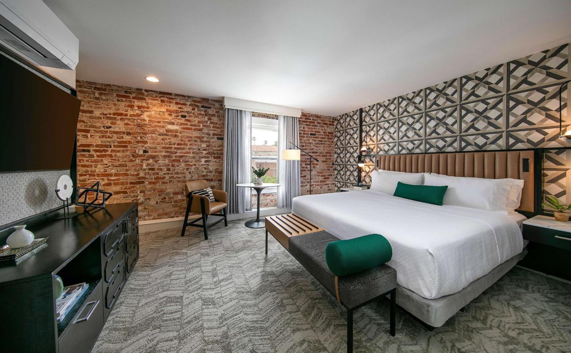 Hotel Virginia Santa Barbara, Tapestry Collection By Hilton Экстерьер фото